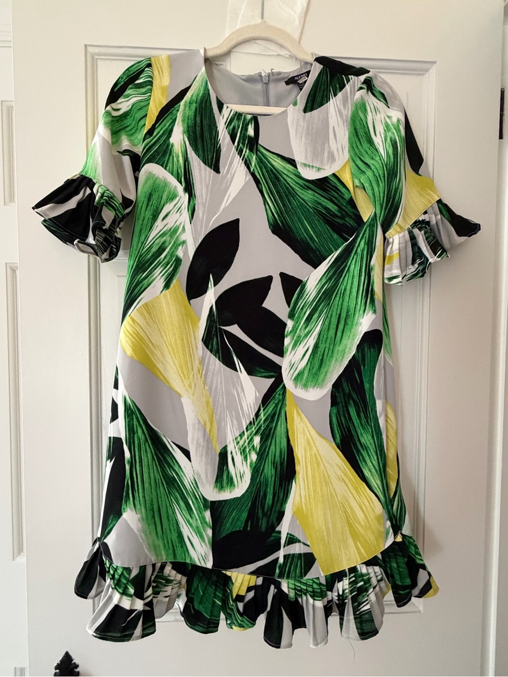 Alfani Green, Yellow & Black Leaf Print Ruffle Tunic